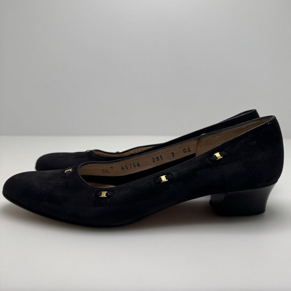 SALVATORE FERRAGAMO Black Nubuck Gold Hardware Pump Heels Size 7 AAAA 4A Narrow - Picture 11 of 12